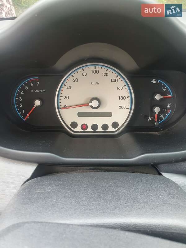 Хэтчбек Hyundai i10 2008 в Харькове
