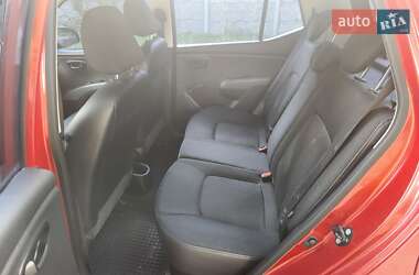 Хэтчбек Hyundai i10 2013 в 