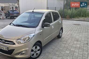 Хэтчбек Hyundai i10 2012 в Львове