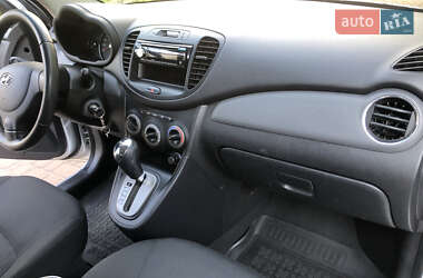 Хэтчбек Hyundai i10 2013 в 