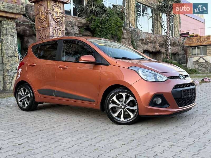 Хэтчбек Hyundai i10 2014 в 