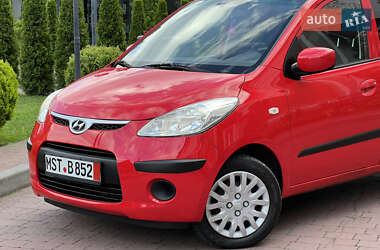 Хэтчбек Hyundai i10 2010 в 