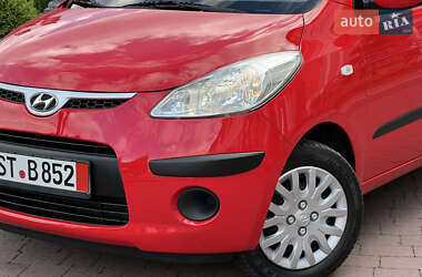 Хэтчбек Hyundai i10 2010 в 
