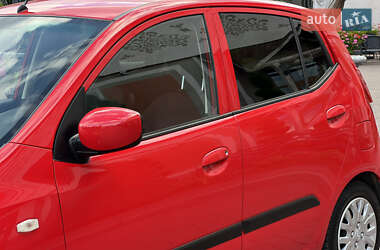 Хэтчбек Hyundai i10 2010 в 
