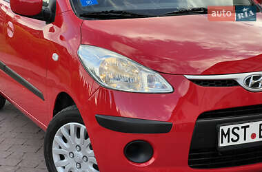 Хэтчбек Hyundai i10 2010 в 