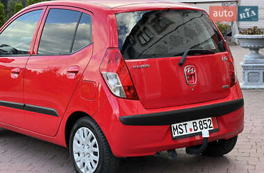 Хэтчбек Hyundai i10 2010 в 