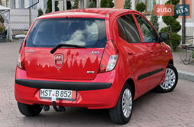 Хэтчбек Hyundai i10 2010 в 