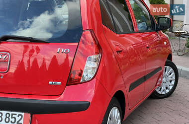 Хэтчбек Hyundai i10 2010 в 