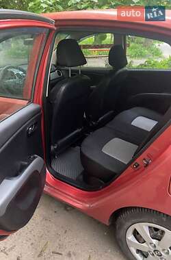 Хэтчбек Hyundai i10 2008 в 