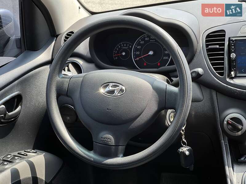 Хэтчбек Hyundai i10 2013 в Софиевской Борщаговке
