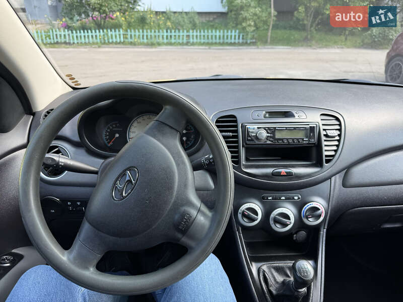 Хэтчбек Hyundai i10 2008 в Киеве