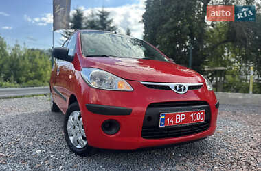 Хэтчбек Hyundai i10 2009 в 