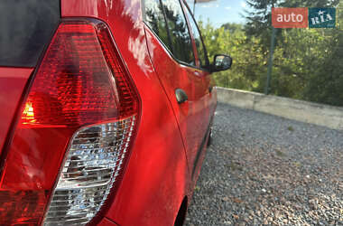Хэтчбек Hyundai i10 2009 в 
