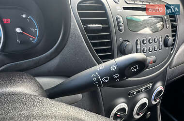 Хэтчбек Hyundai i10 2009 в 