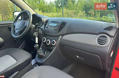 Хэтчбек Hyundai i10 2009 в 