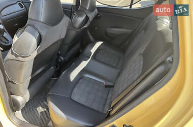 Хэтчбек Hyundai i10 2009 в 