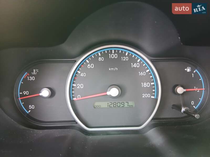 Хэтчбек Hyundai i10 2009 в Львове