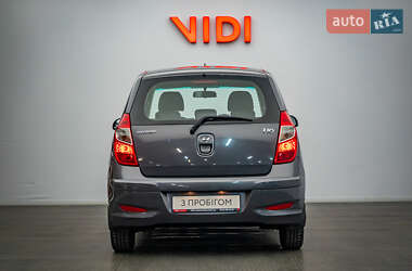 Хэтчбек Hyundai i10 2012 в 