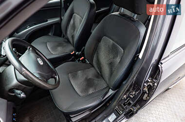 Хэтчбек Hyundai i10 2012 в 