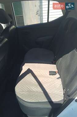Хэтчбек Hyundai i10 2013 в 