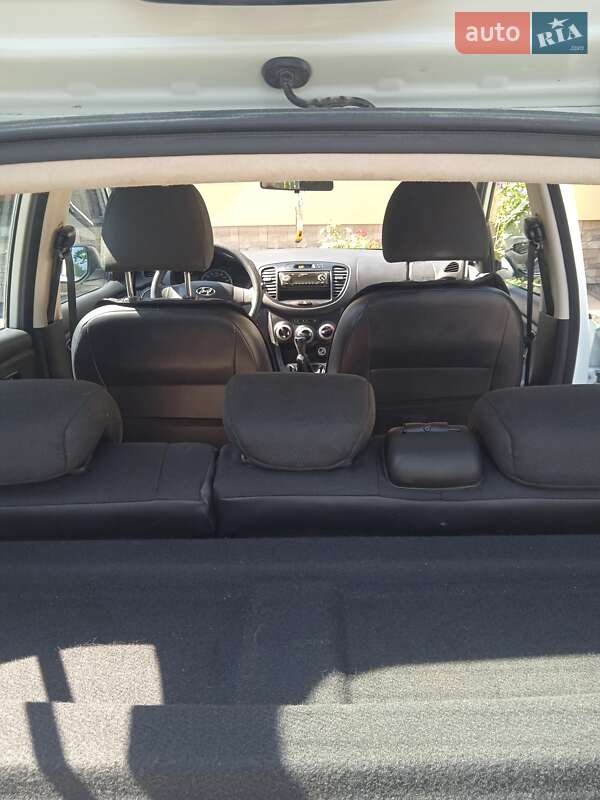 Хэтчбек Hyundai i10 2013 в Самборе фото 13 Хэтчбек Hyundai i10 2013 в Самборе