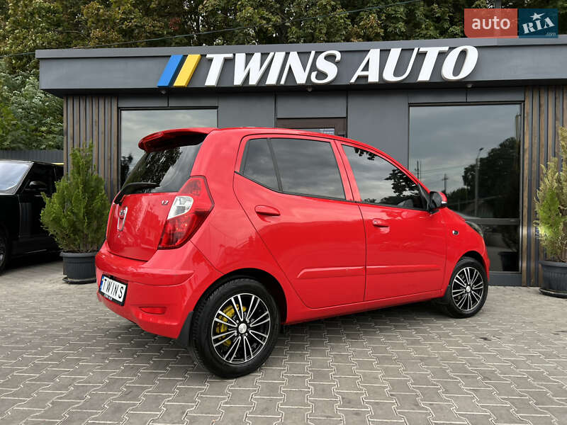 Хэтчбек Hyundai i10 2013 в Одессе