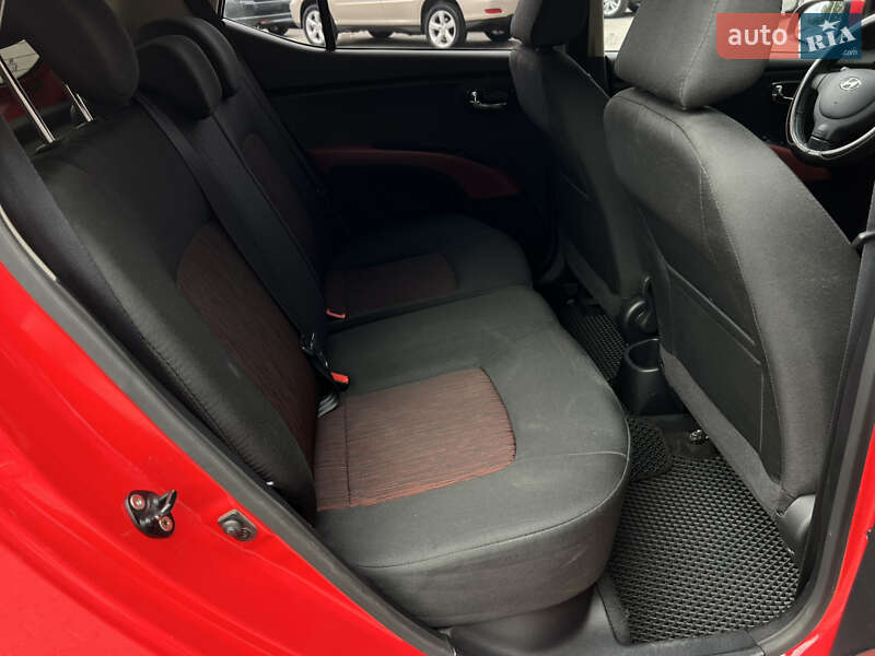 Хэтчбек Hyundai i10 2013 в Одессе