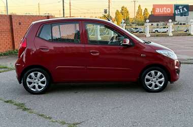 Хэтчбек Hyundai i10 2013 в 
