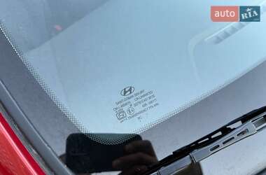 Хэтчбек Hyundai i10 2013 в 