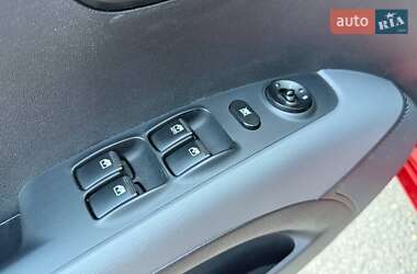 Хэтчбек Hyundai i10 2013 в 