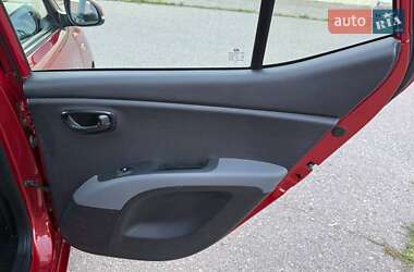Хэтчбек Hyundai i10 2013 в 