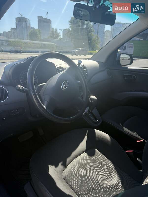 Хетчбек Hyundai i10 2011 в Києві