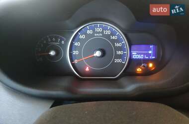 Хэтчбек Hyundai i10 2011 в 