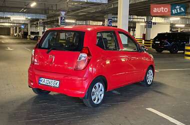 Хэтчбек Hyundai i10 2011 в 