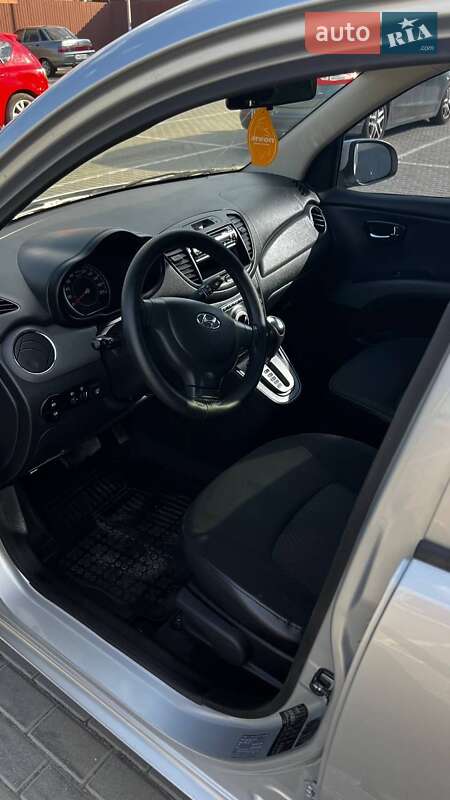 Хэтчбек Hyundai i10 2011 в Черкассах