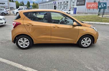 Хэтчбек Hyundai i10 2015 в 