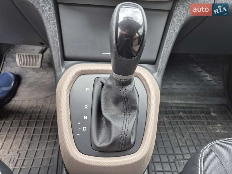 Хэтчбек Hyundai i10 2015 в Киеве