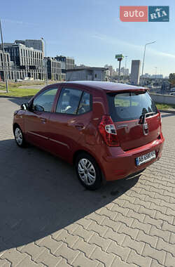 Хэтчбек Hyundai i10 2012 в 