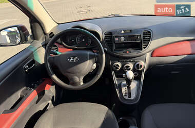 Хэтчбек Hyundai i10 2012 в 