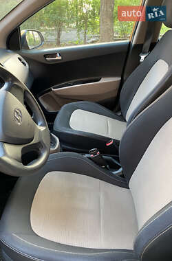 Хэтчбек Hyundai i10 2015 в 
