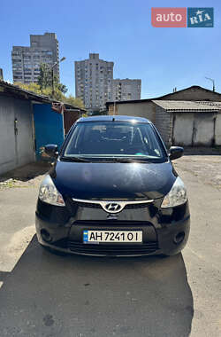 Хэтчбек Hyundai i10 2009 в 