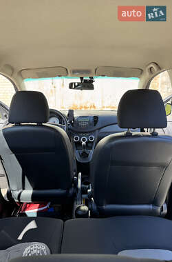 Хэтчбек Hyundai i10 2009 в 