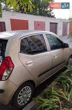 Хэтчбек Hyundai i10 2009 в 