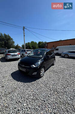 Хэтчбек Hyundai i10 2011 в Дергачах