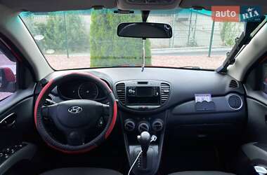 Хэтчбек Hyundai i10 2012 в 