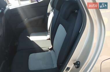 Хэтчбек Hyundai i10 2008 в 