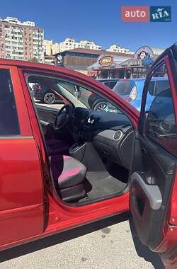 Хэтчбек Hyundai i10 2012 в 