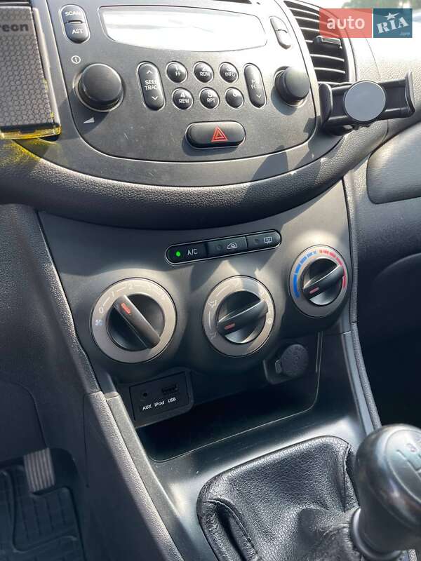 Хэтчбек Hyundai i10 2012 в Львове