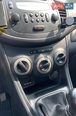 Хэтчбек Hyundai i10 2012 в 