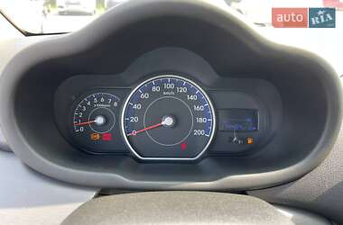 Хэтчбек Hyundai i10 2012 в 